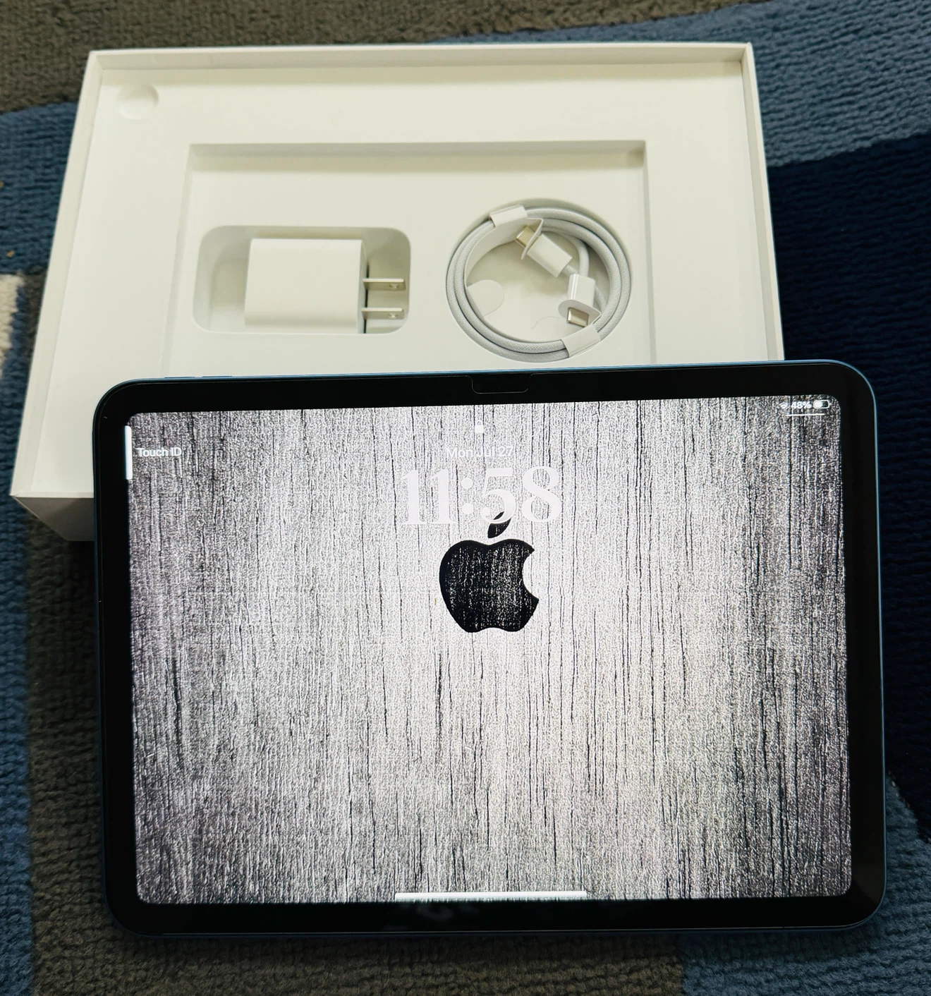 Apple iPad (10th generation) 64 GB - Blue