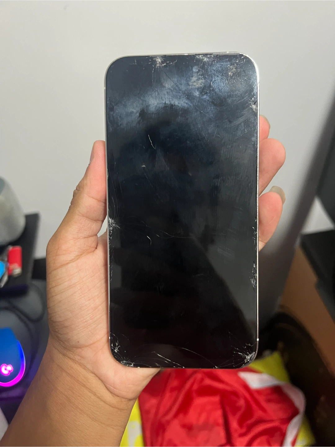 Apple iPhone 14 Pro Max - Cracked Screen