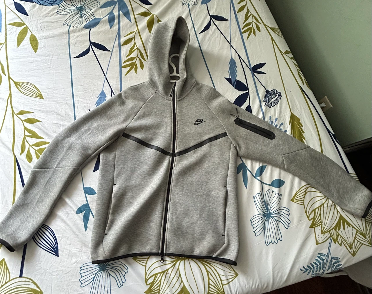 Nike Tech Fleece Full Zip Hoodie - Grey - Size M
