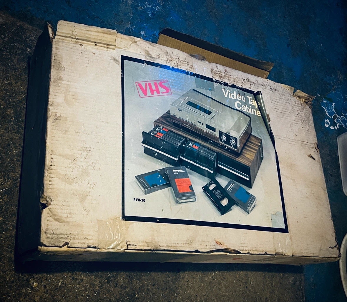 Vintage VHS tape cabinet - photo 4