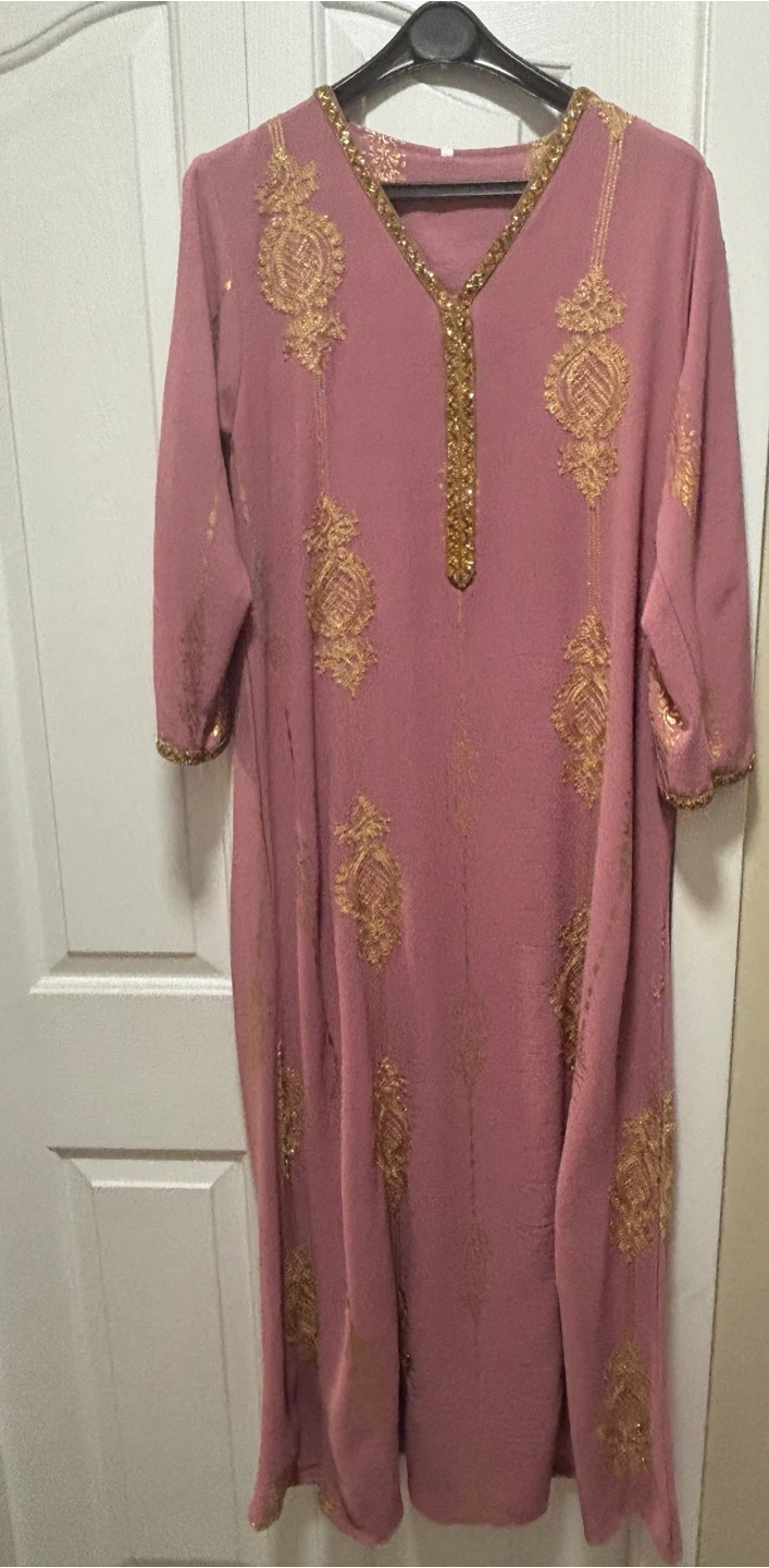 Pink Kaftan with Gold Embellishments - photo 4