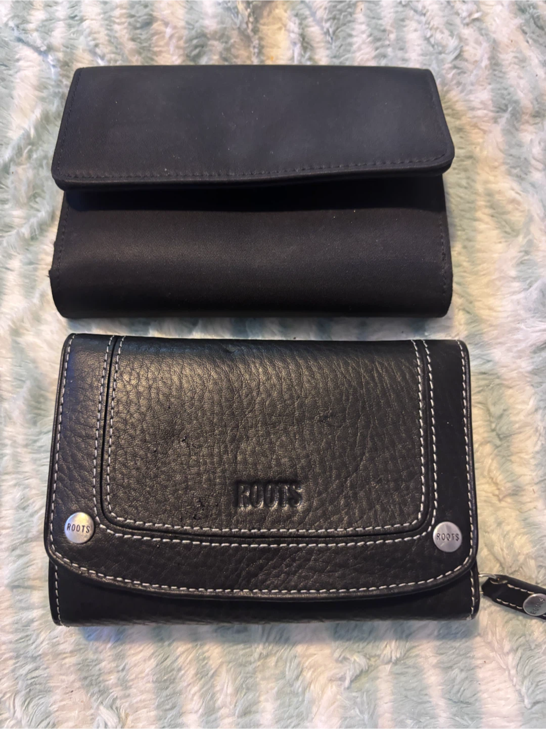 2 wallets Gap & Roots