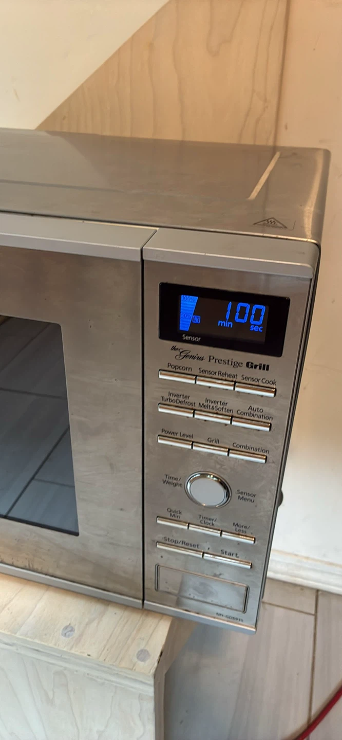 Panasonic Prestige Grill Microwave - photo 2