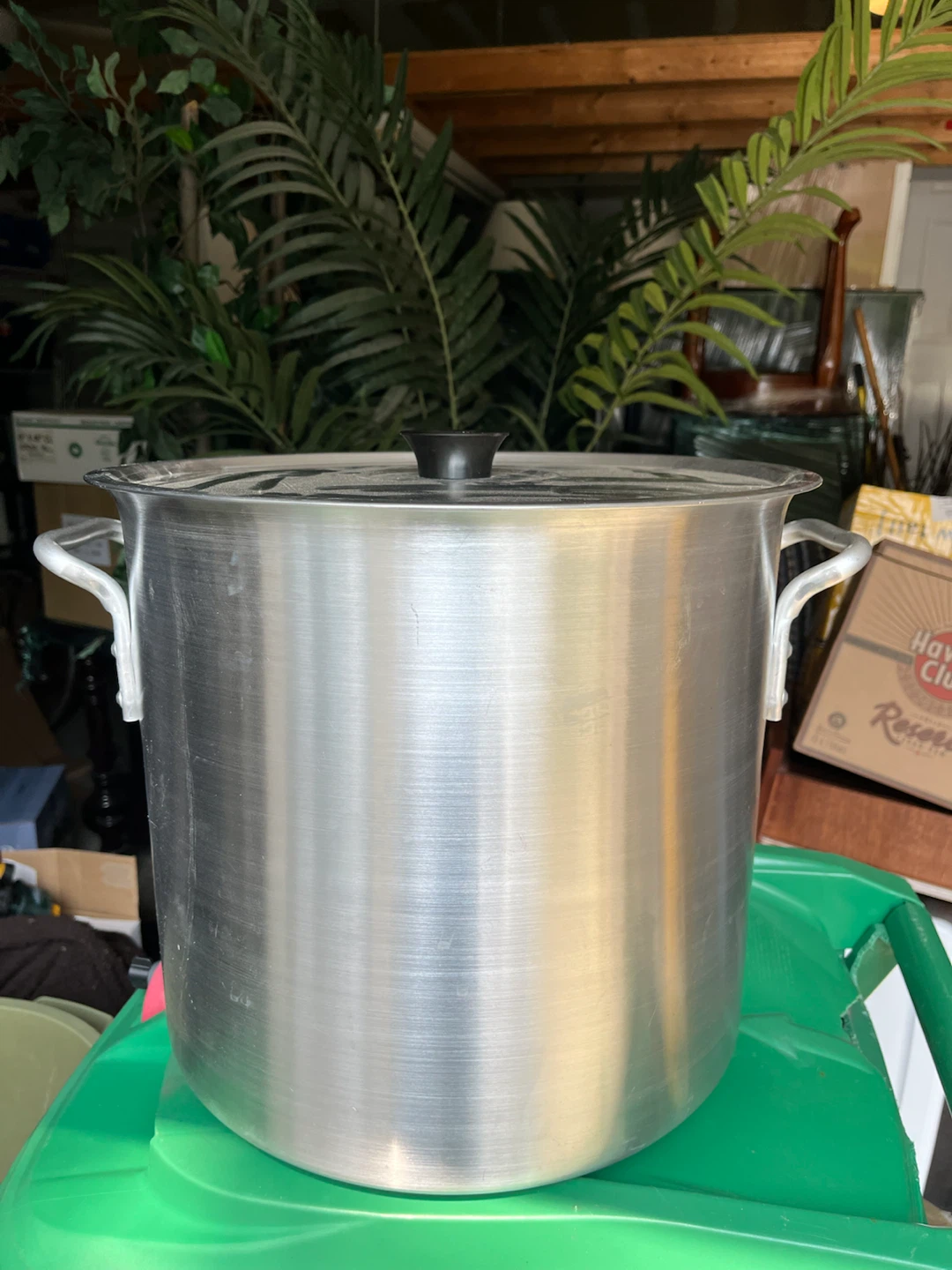 Large Aluminum Stock Pot with Lid
