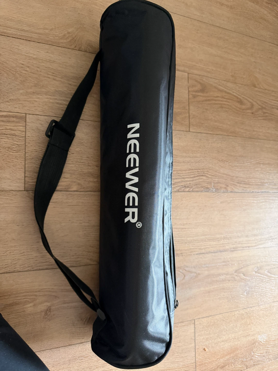 Neewer Two Center Axis Tripod with Carrying Bag - photo 3