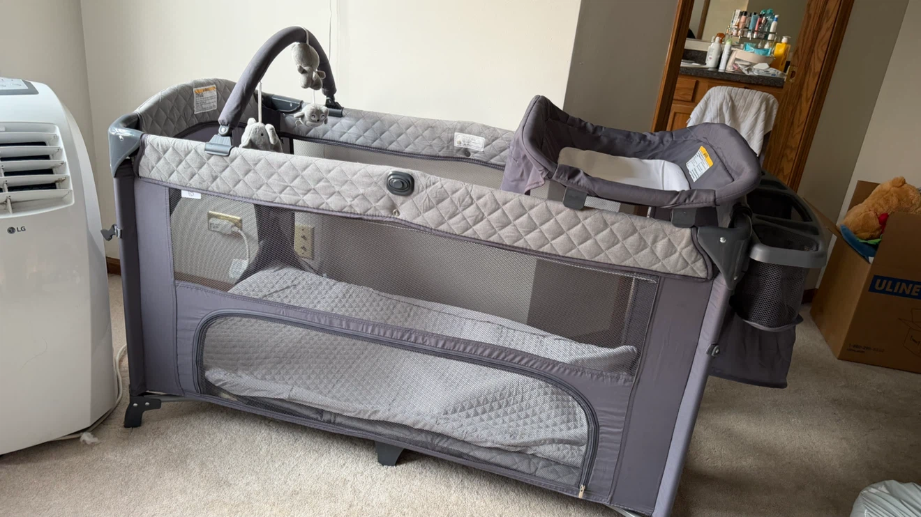 Obee Odee 4-in-1 Baby Pack and Play – Like New