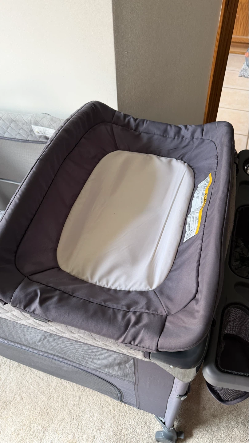 Obee Odee 4-in-1 Baby Pack and Play – Like New - photo 3