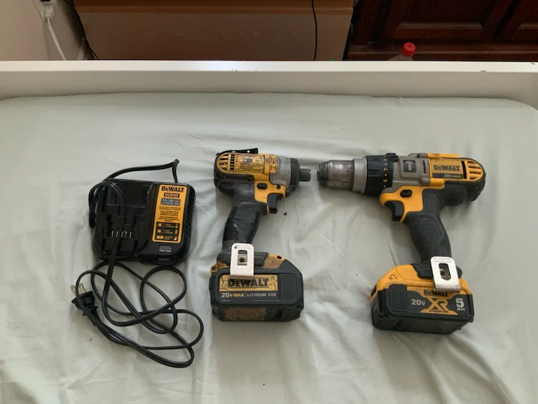 DeWalt Hammer impact drill with 5 amp battery Charger Case - photo 2