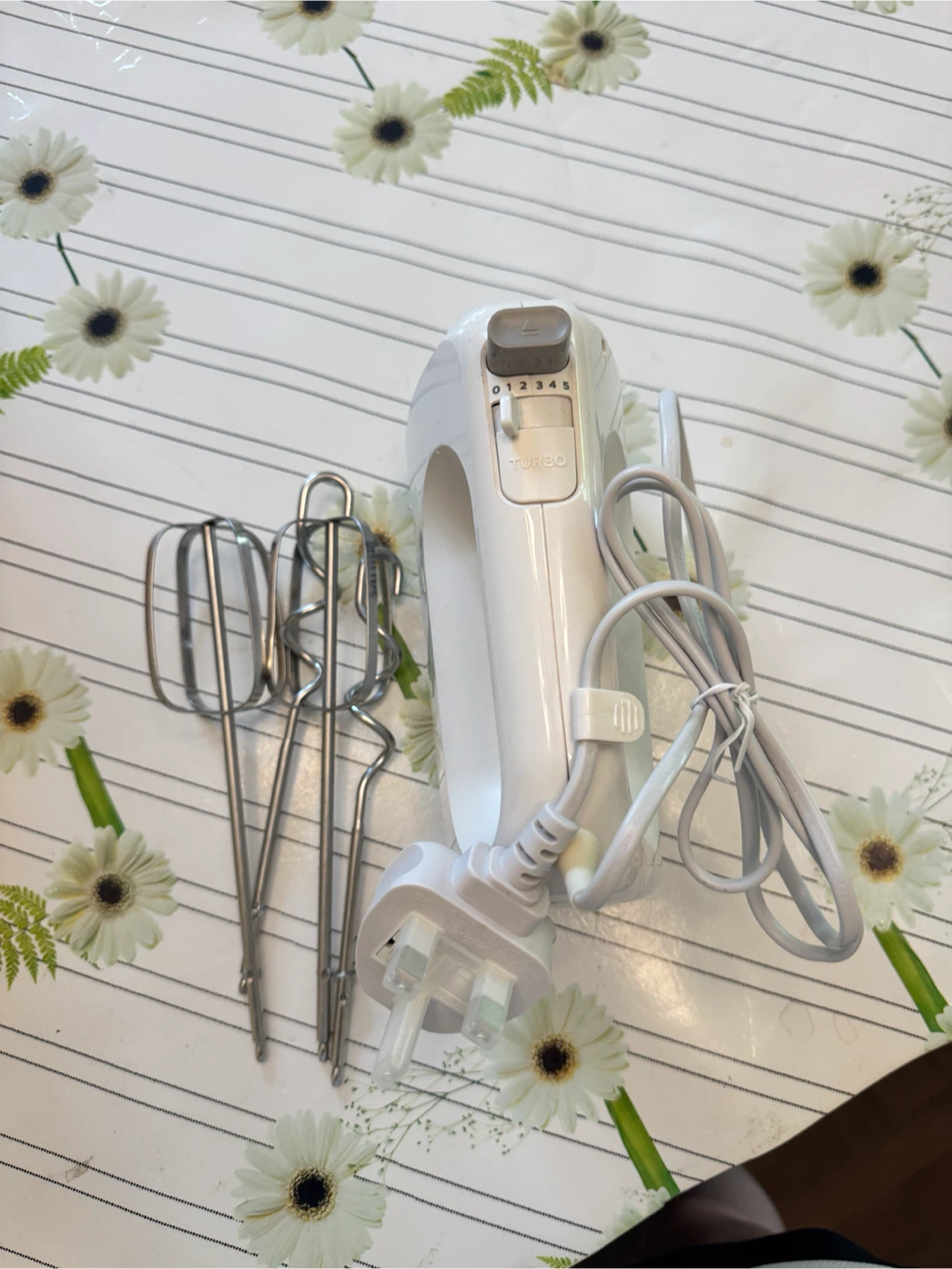 Moving Sale-Philips HR 3705 Hand Mixer - photo 3