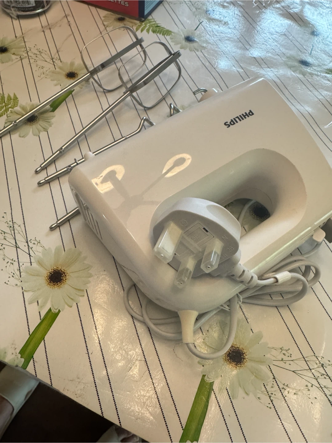 Moving Sale-Philips HR 3705 Hand Mixer - photo 4