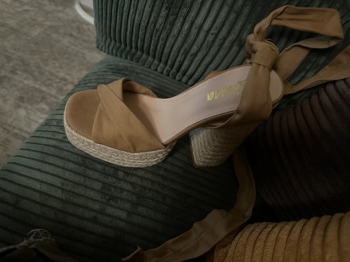 Platform sandles