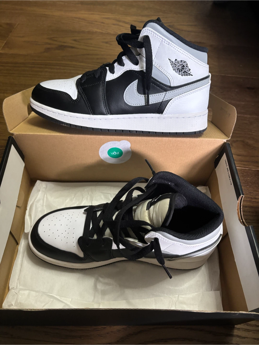 Jordan 1 mid. Size 6.5y - photo 3