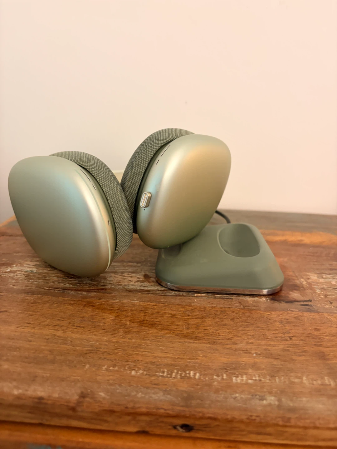 Apple AirPods Max headphones - photo 2