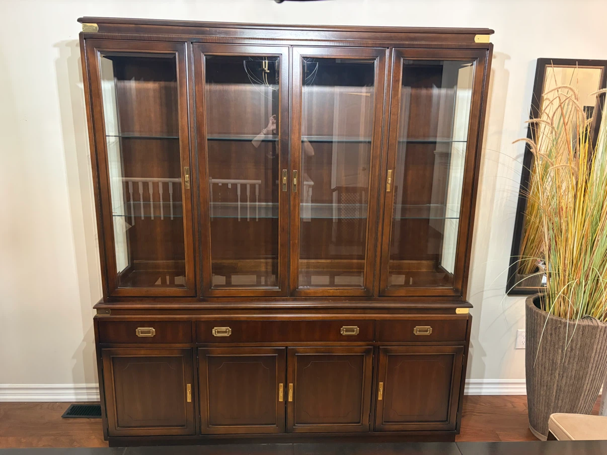 Dinning Room Hutch - photo 4