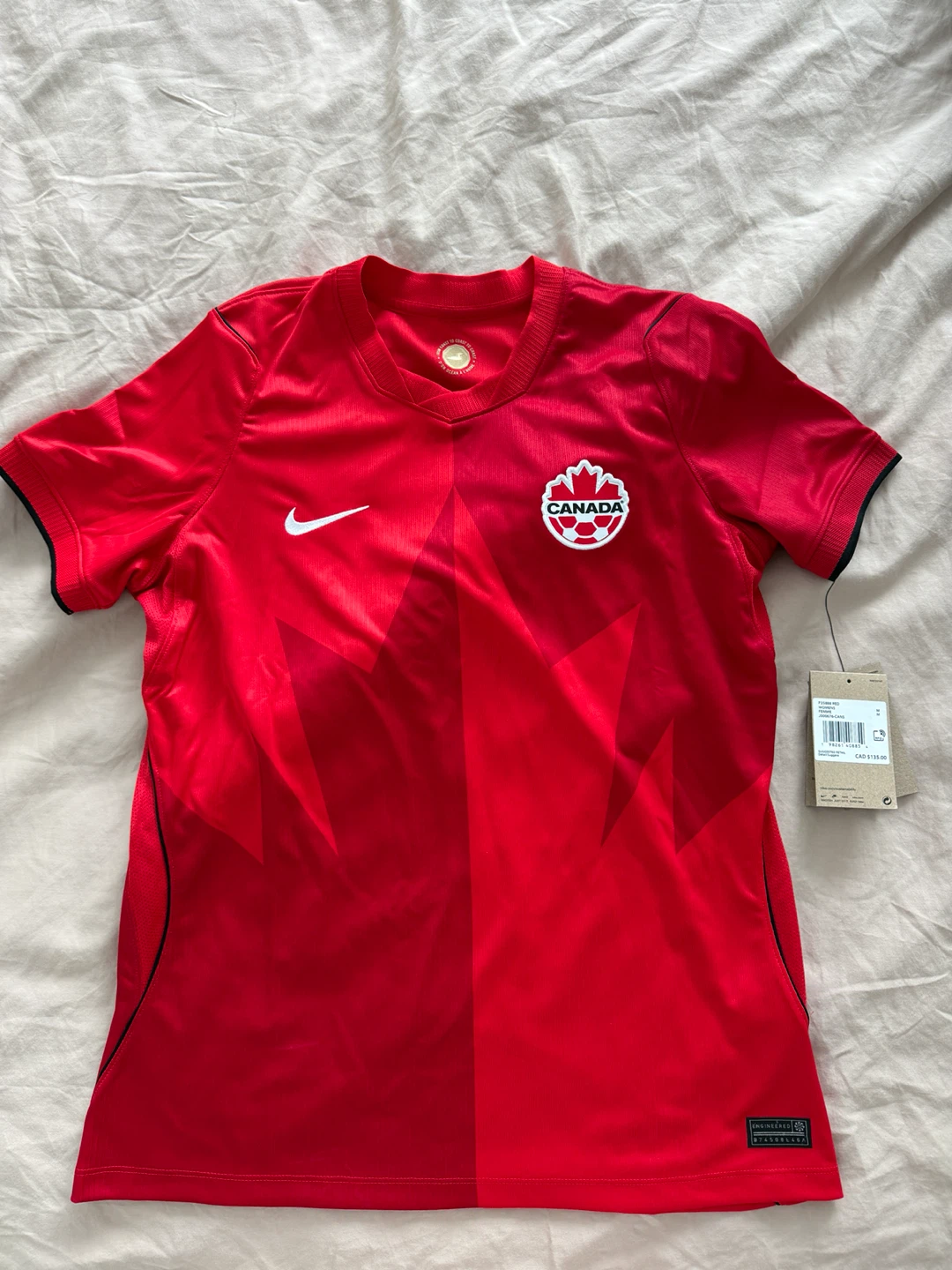 (New with tags) Nike Canada Women's Soccer Jersey (M) - Red - photo 4