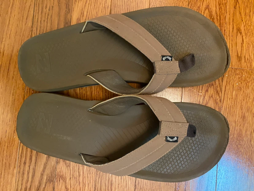 Billabong men’s sandals (flip flops)