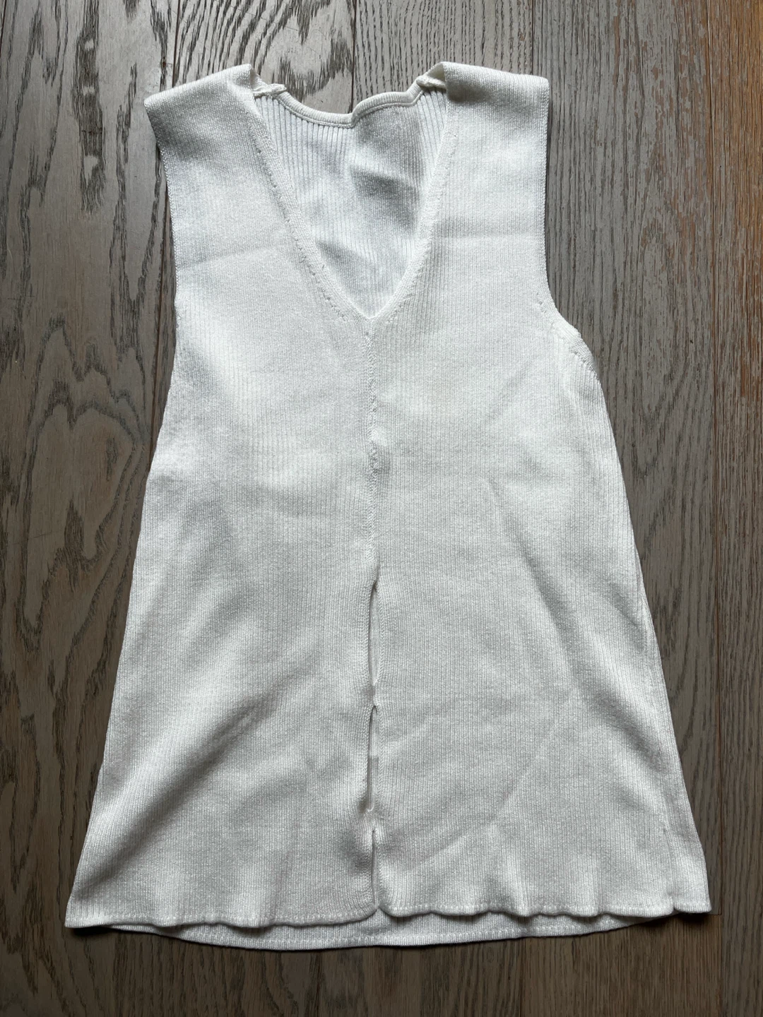 White Sleeveless V-Neck Knit Top (S)