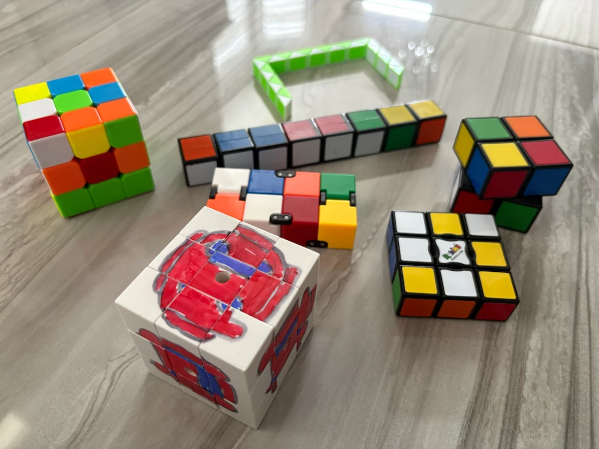 Bundle of 5 Puzzle Cubes Toy