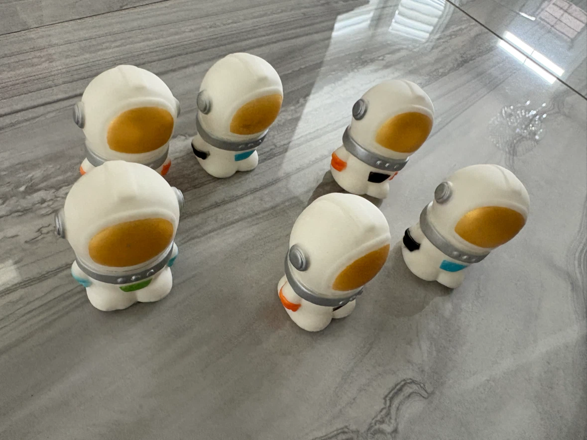 Set of 6 Astronaut Among Us  Figures - photo 3
