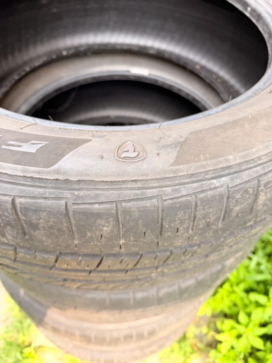 Set of 4 Tires P235/50R18