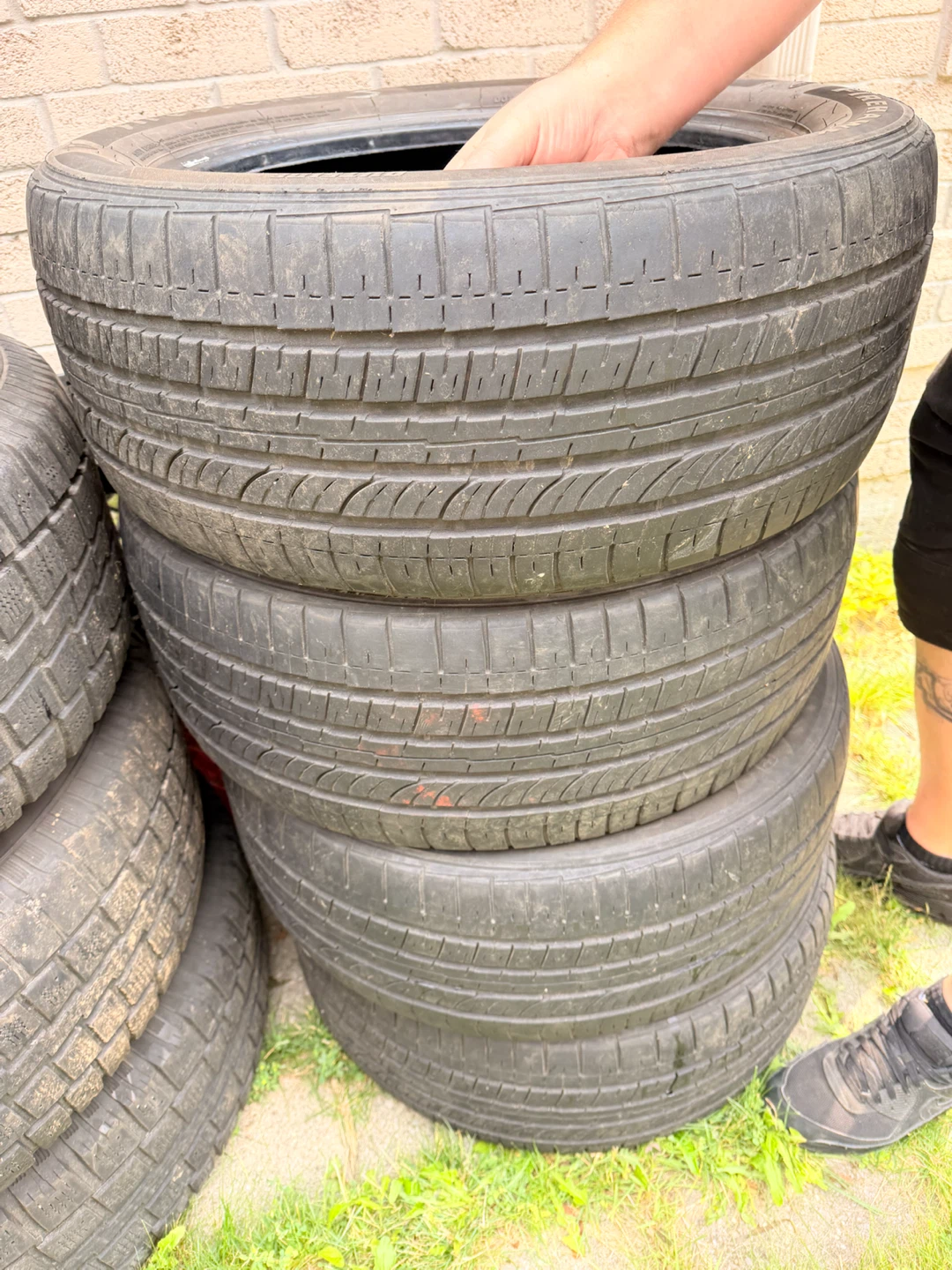 Set of 4 Tires P235/50R18 - photo 3