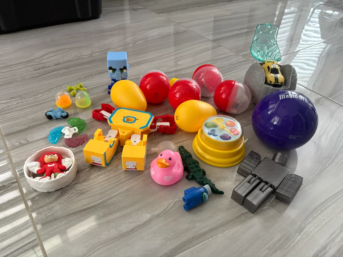 The Mystical Magic Orb and Assorted Mini Toys - photo 2