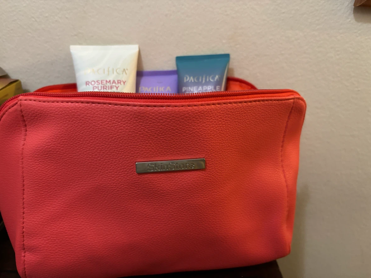 NEW-7pcs-Pacifica Skincare Set with Toiletry Bag - photo 2