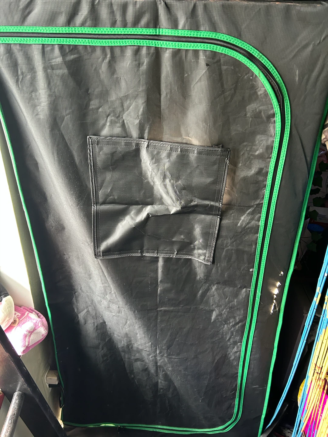 Smart light and grow tent