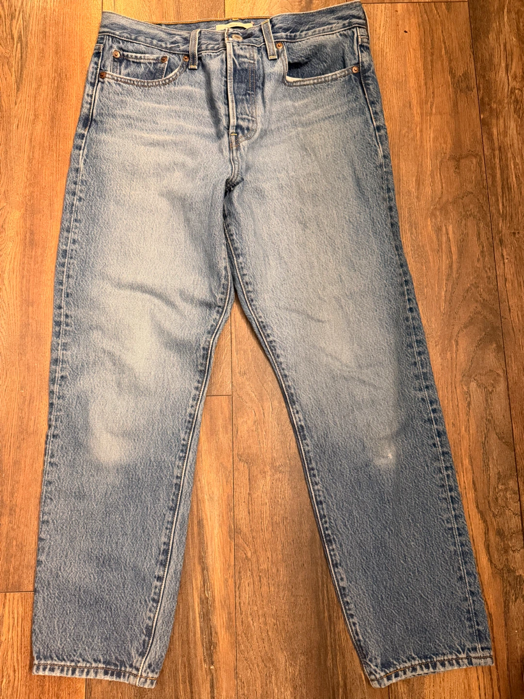 Women’s Levi’s jeans