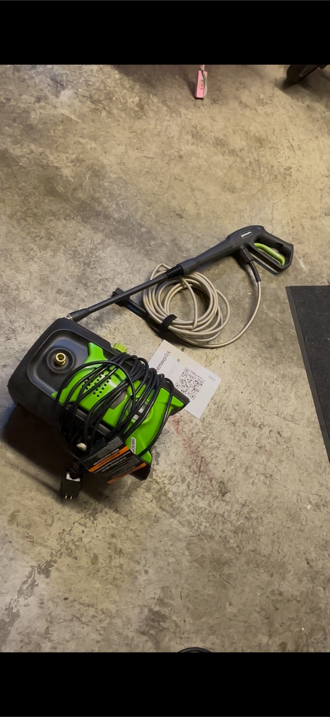 Brand new 1600psi pressure washer greenworks