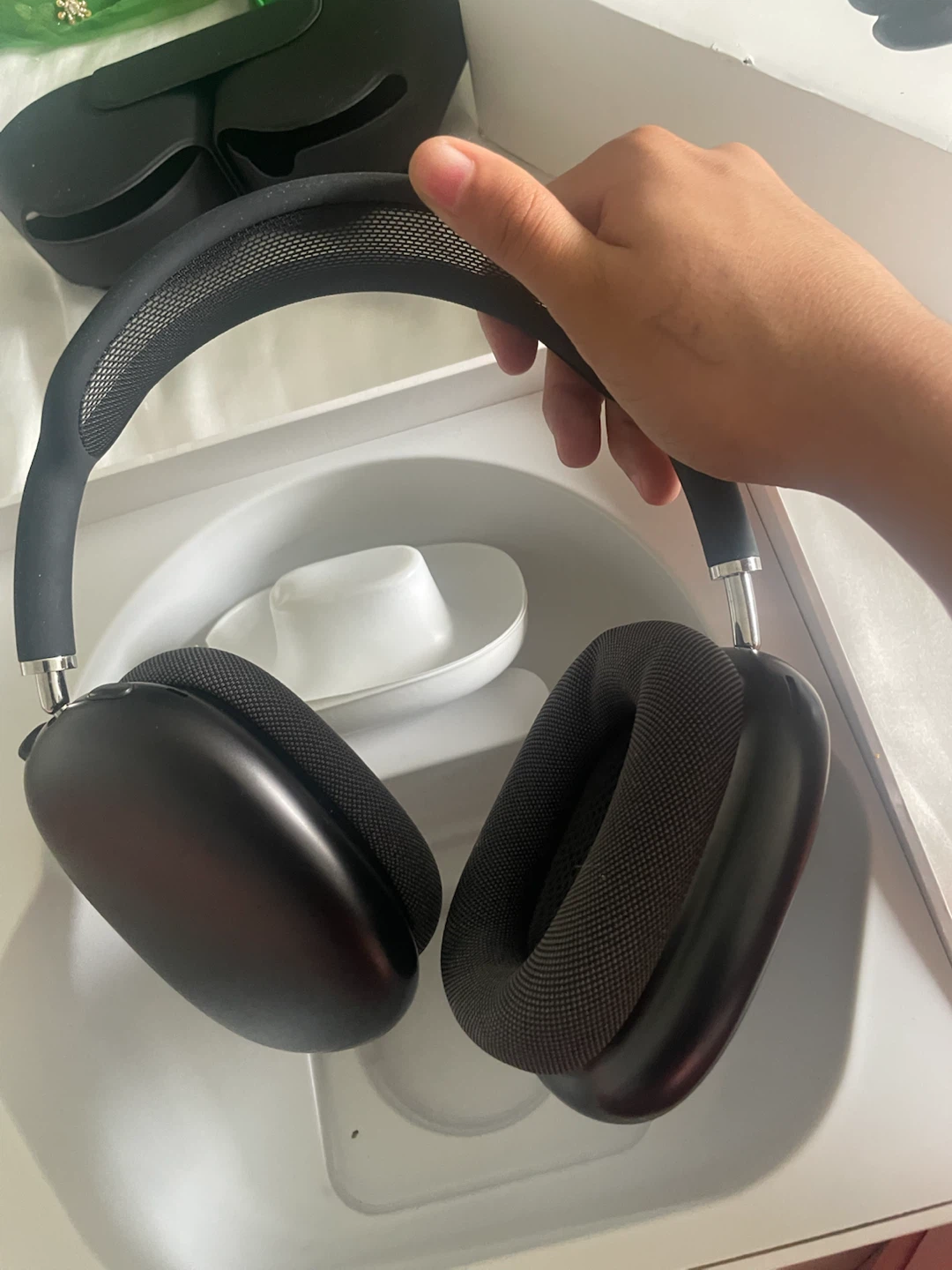 Apple AirPods Max Headphones - Space Black - photo 2