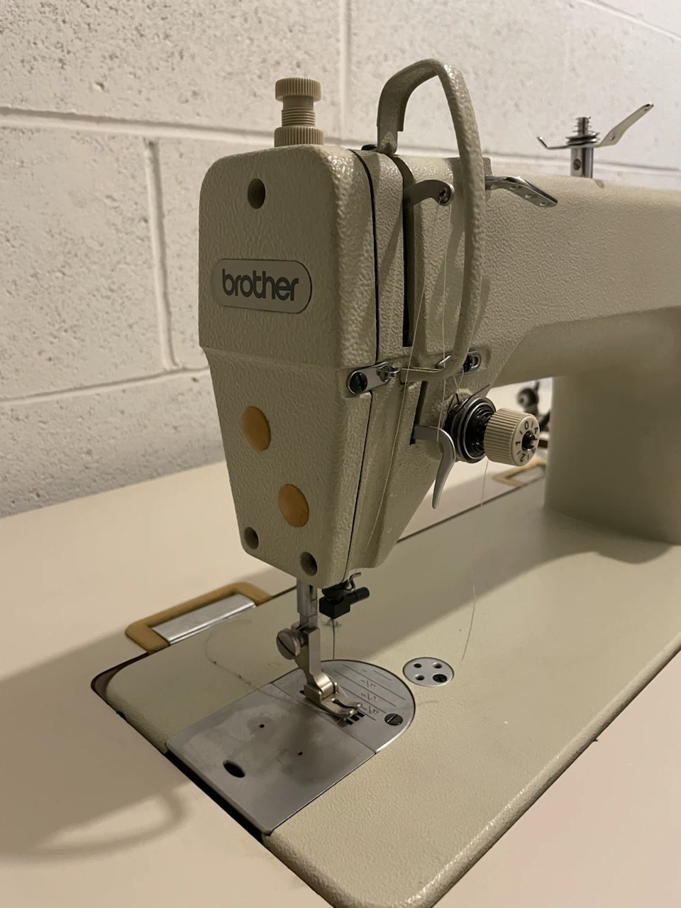 Brother Industrial Sewing Machine DB2-B755-3A - photo 3