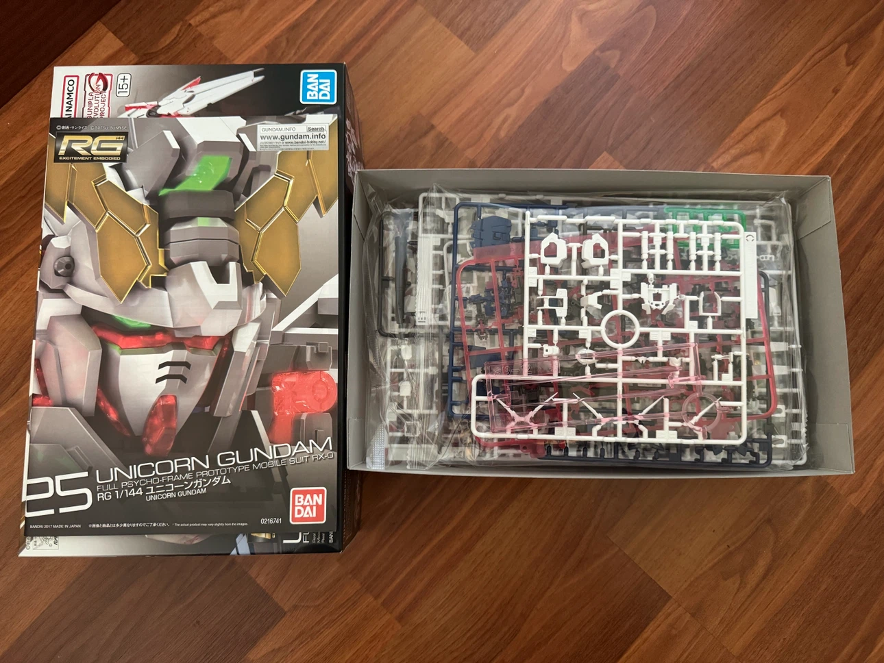 RG 1/144 Unicorn Gundam Model Kit - photo 2