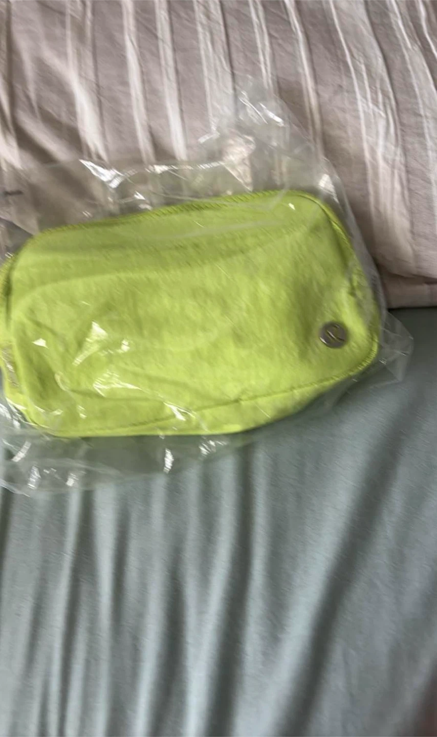 Lululemon belt bag 1L sour grape tags on