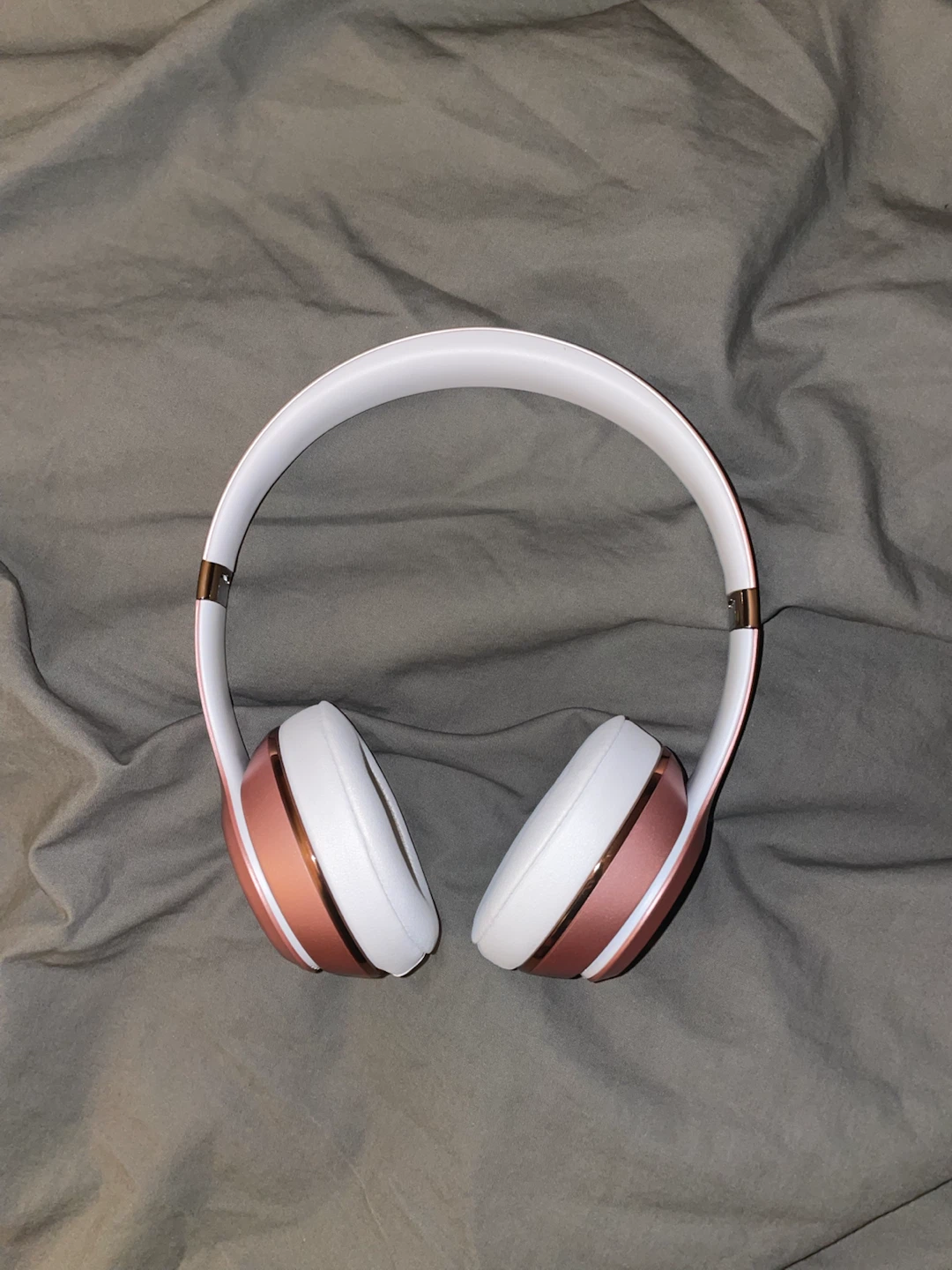 Beats Solo3 Wireless Rose Gold Headphones