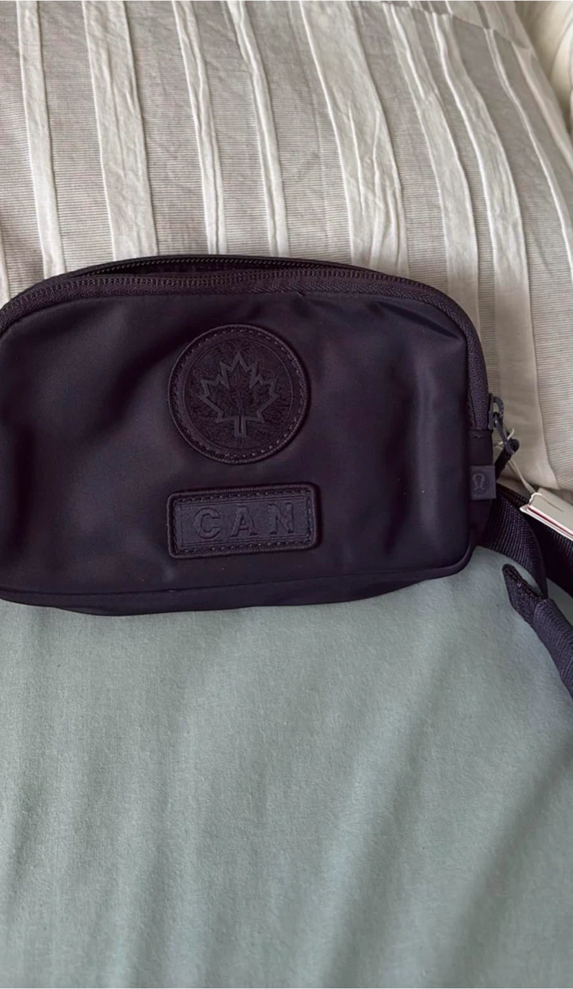 Lululemon belt bag Canada Olympic purple