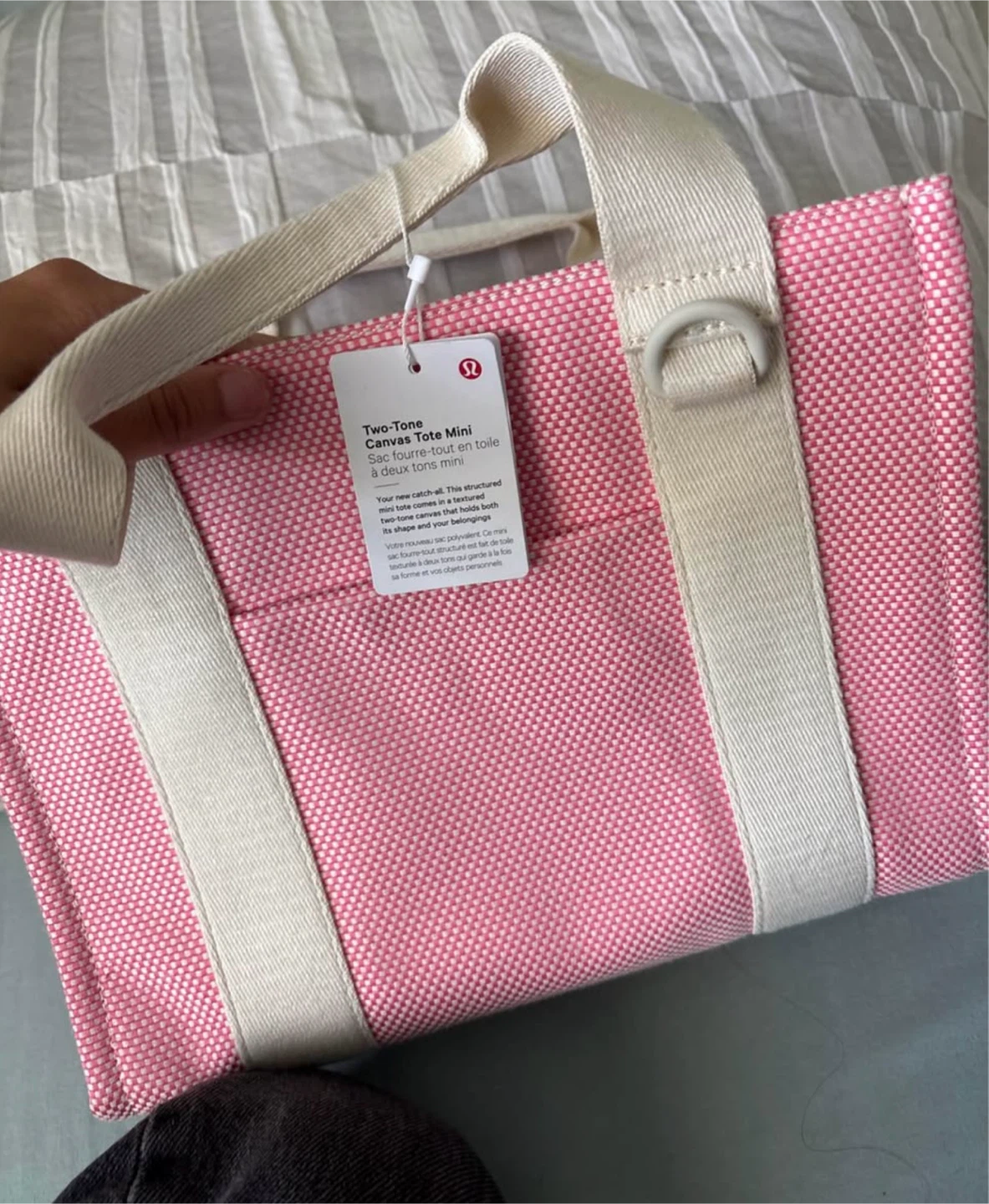Lululemon canvas Sakura pink tags on 4.5L
