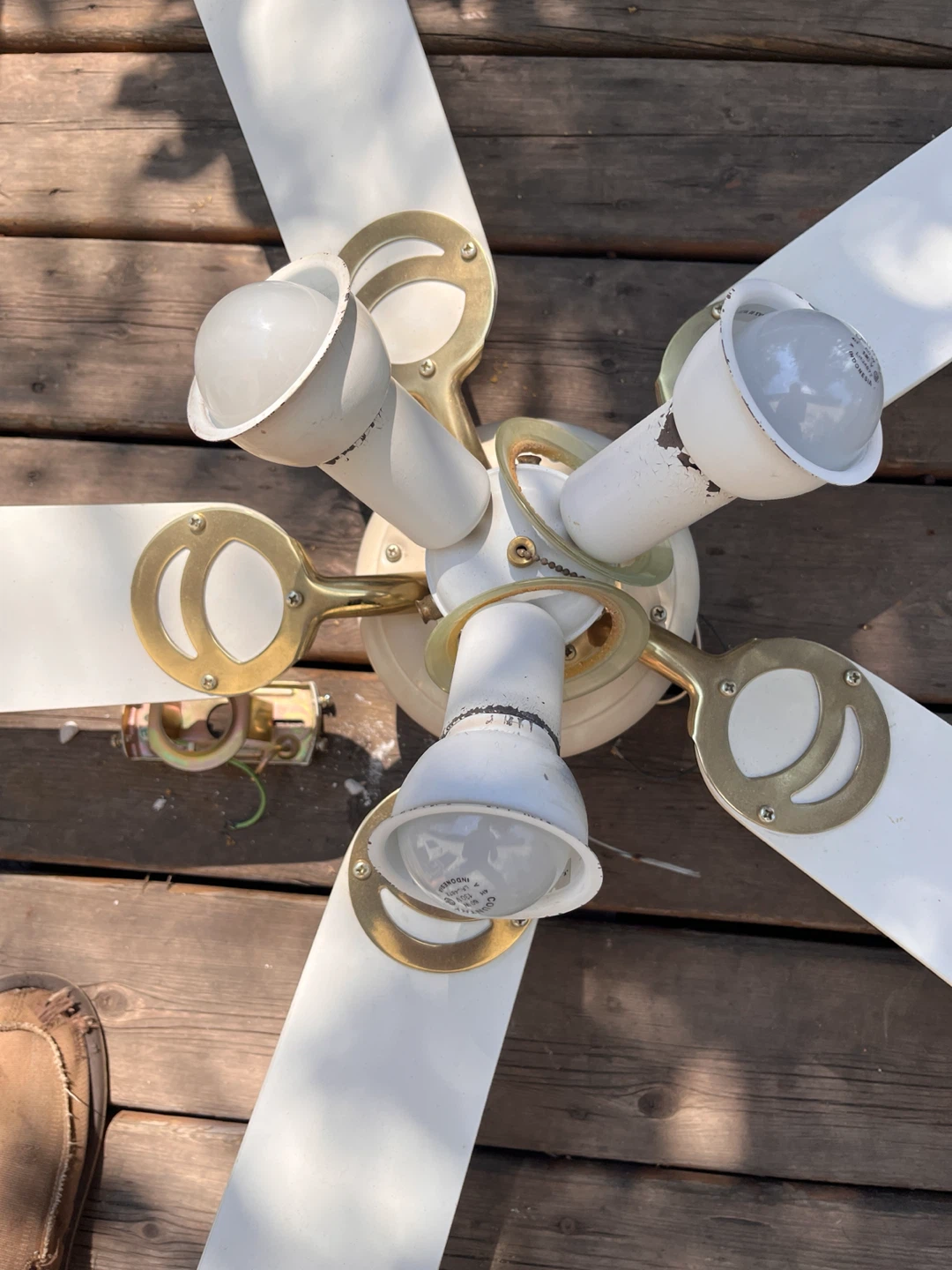 White Ceiling Fan with Brass Accents - photo 2