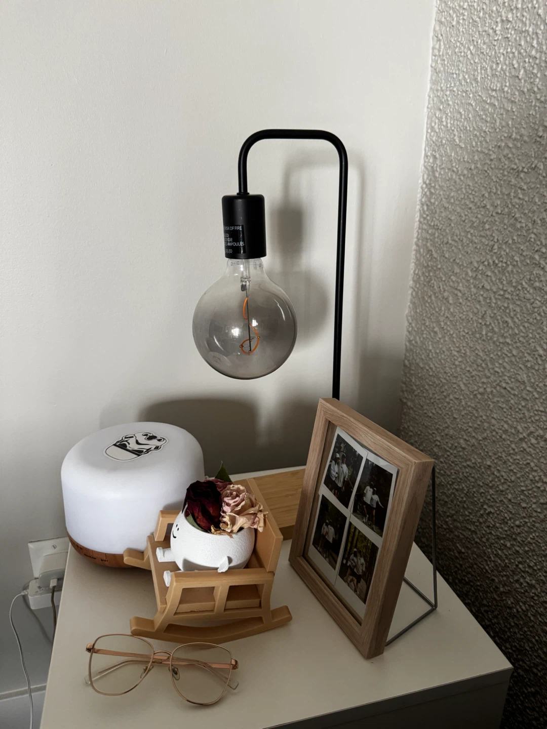 Modern Black Metal Desk Lamp with Wood Base - photo 2