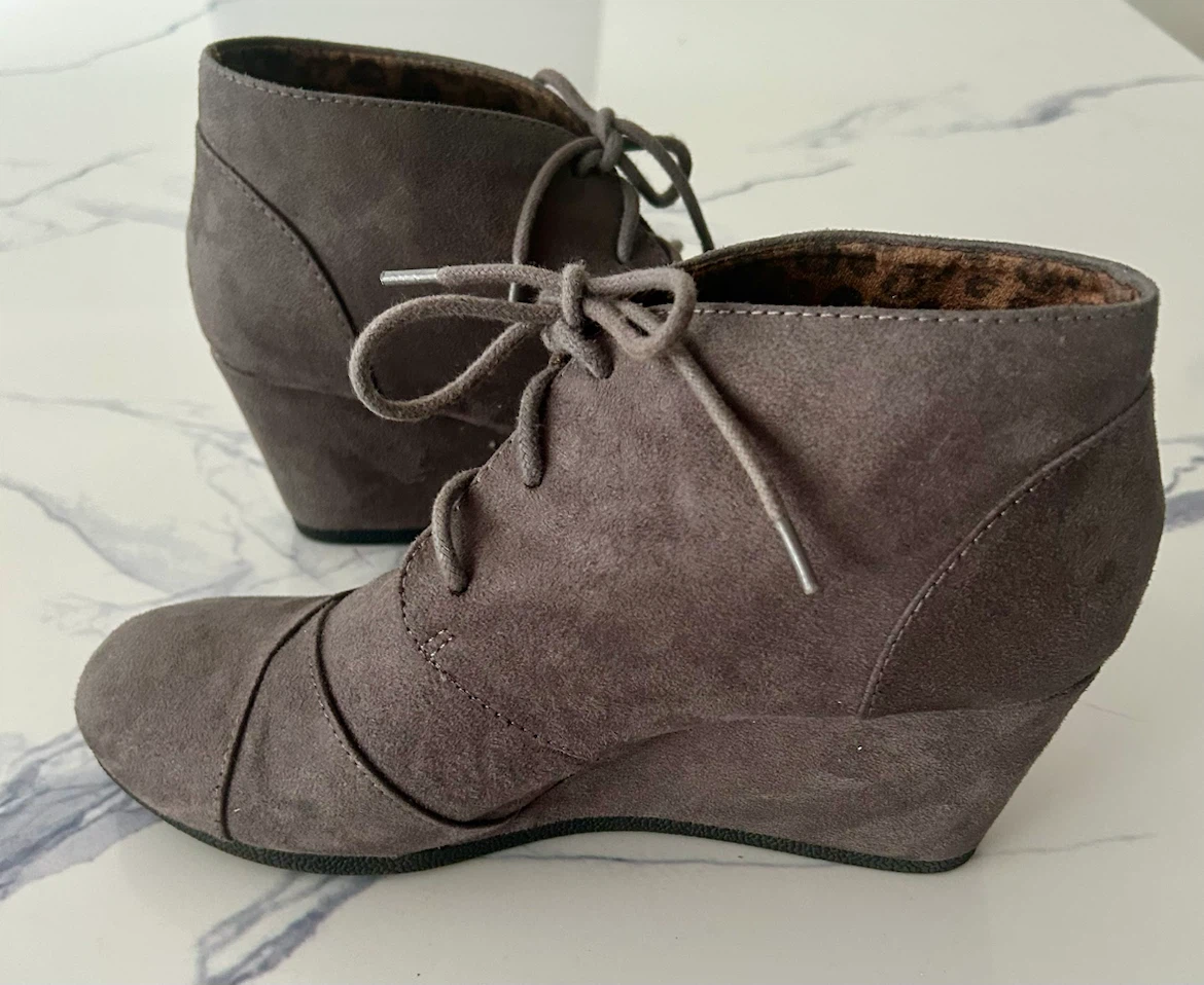 Maurices Grey Suede Wedge Ankle Boots (Size 9) - photo 3