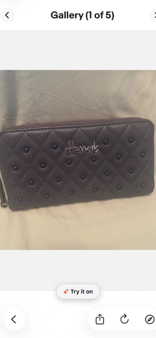 Harrods Quilted Zipper Wallet - photo 2