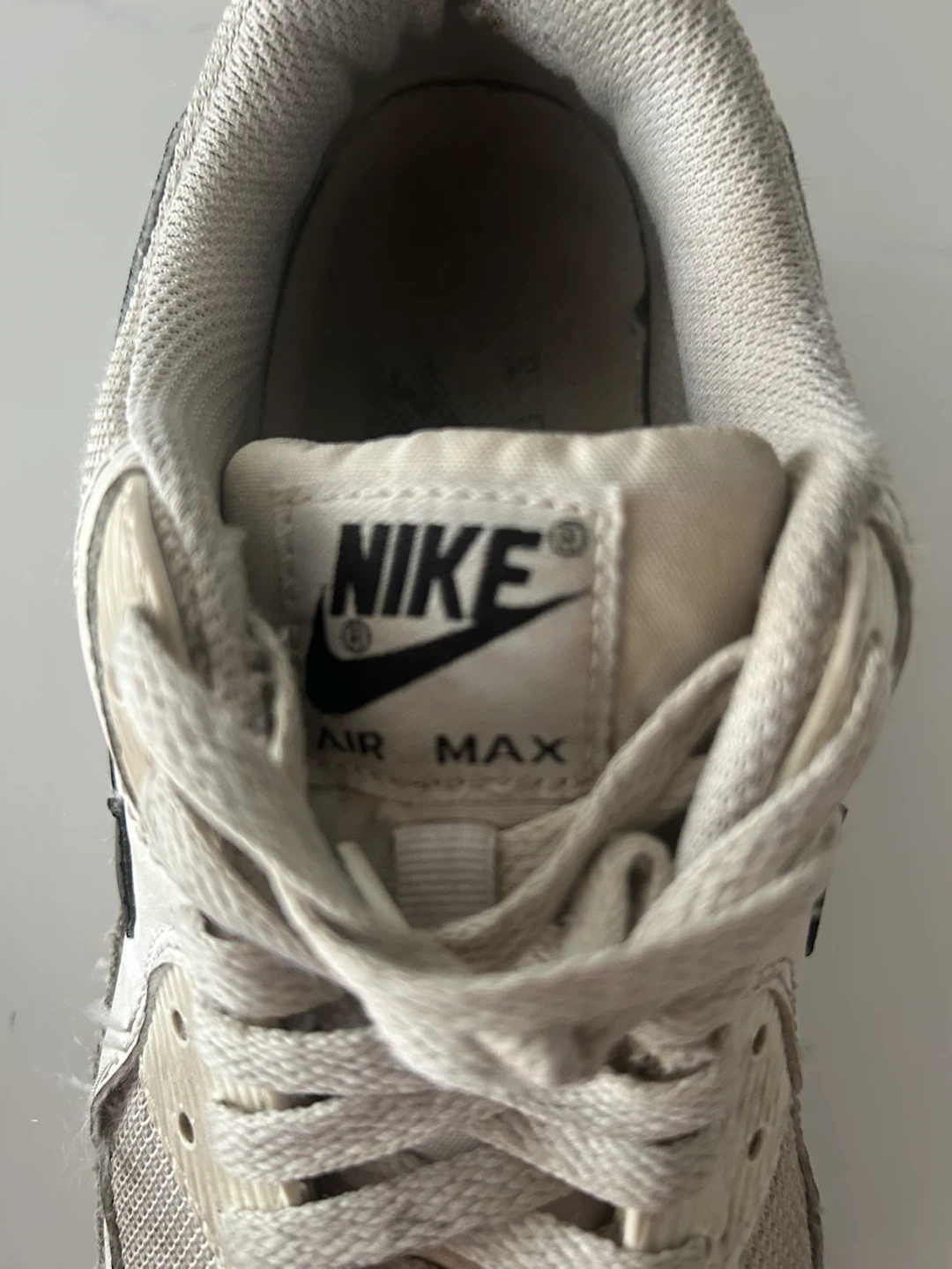 Nike Air Max Sneakers (Women’s Size 9) - photo 4