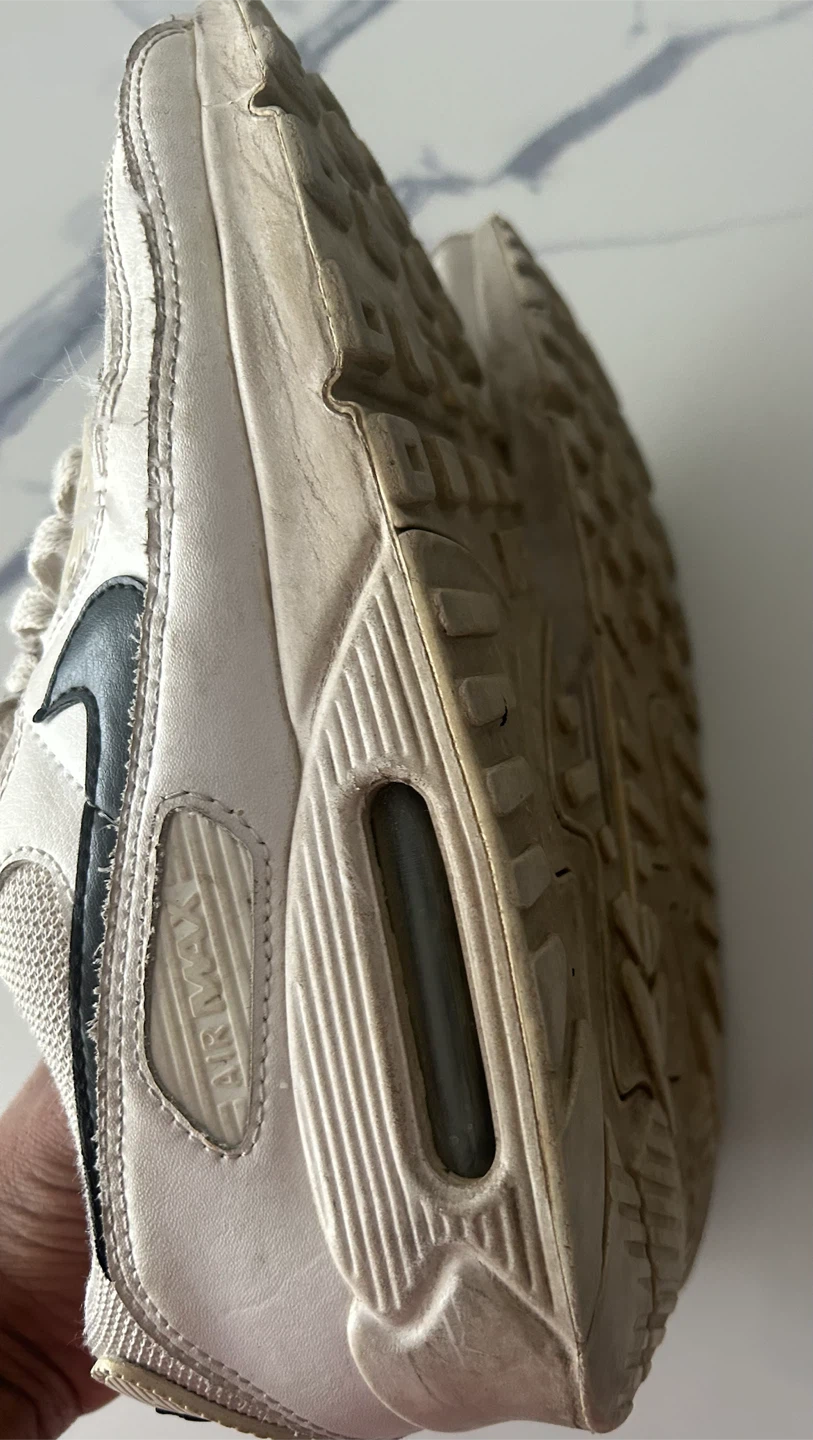 Nike Air Max Sneakers (Women’s Size 9) - photo 5