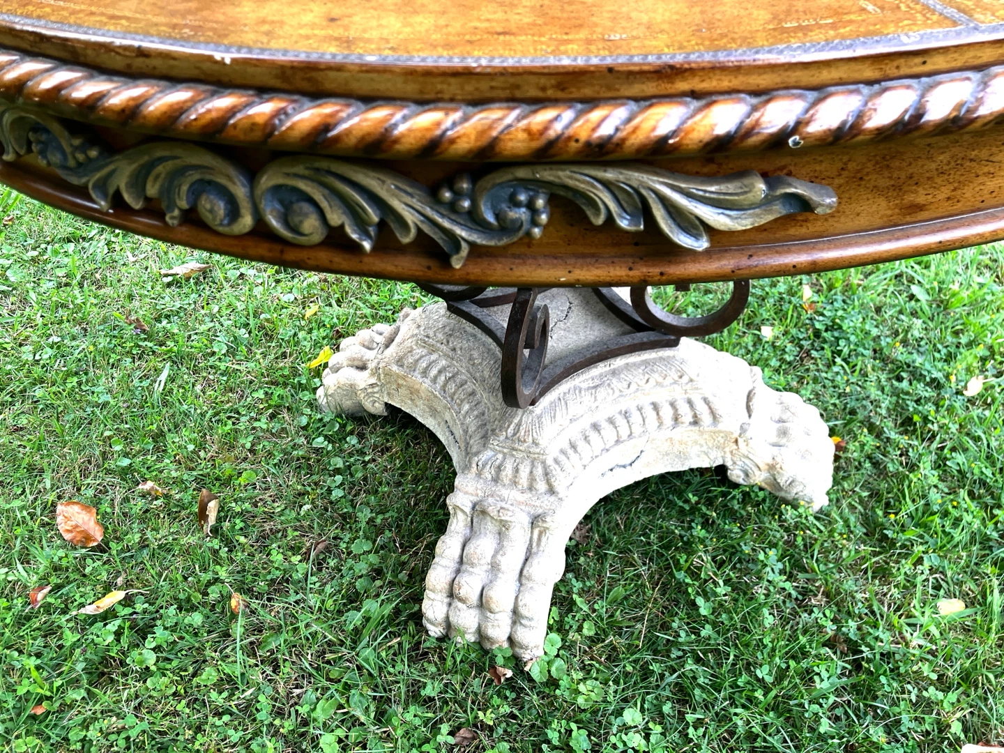Round Tooled Leather Top Pedestal Table ox - photo 3