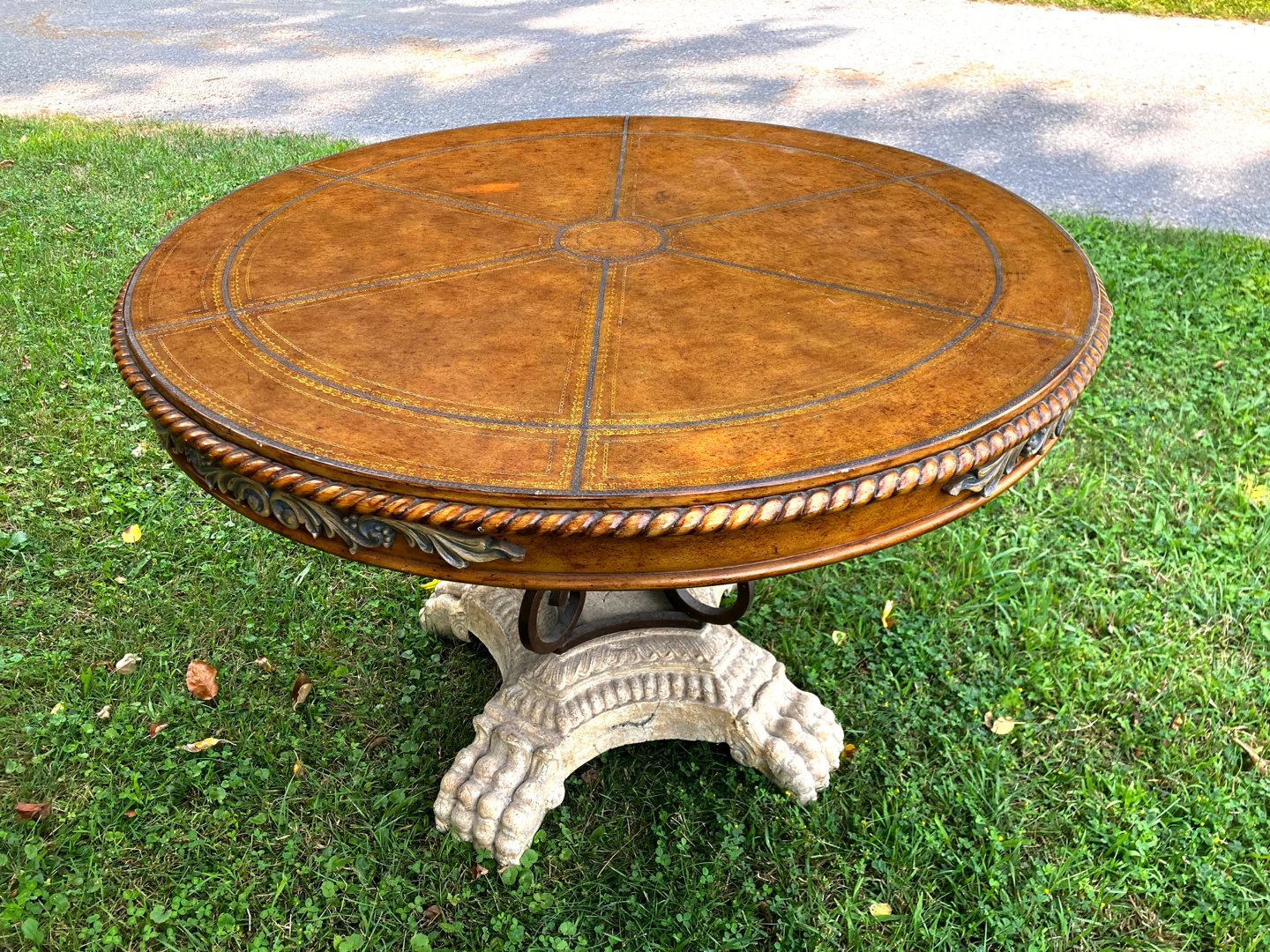 Round Tooled Leather Top Pedestal Table ox - photo 4