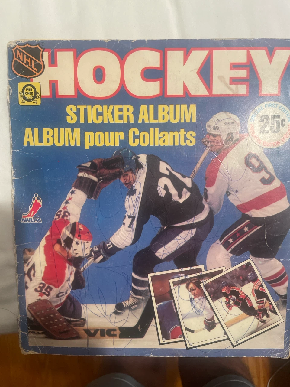 1981 Hockey sticker book