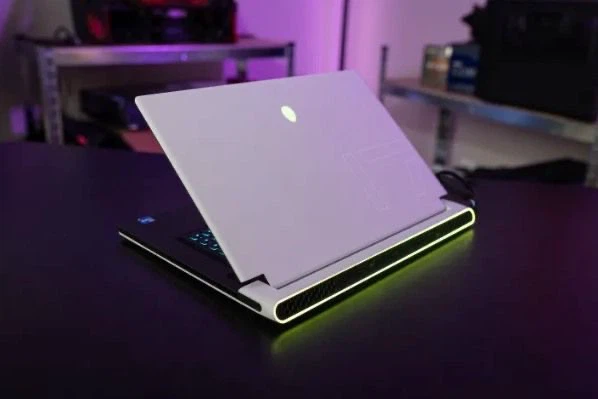 Alienware x17
