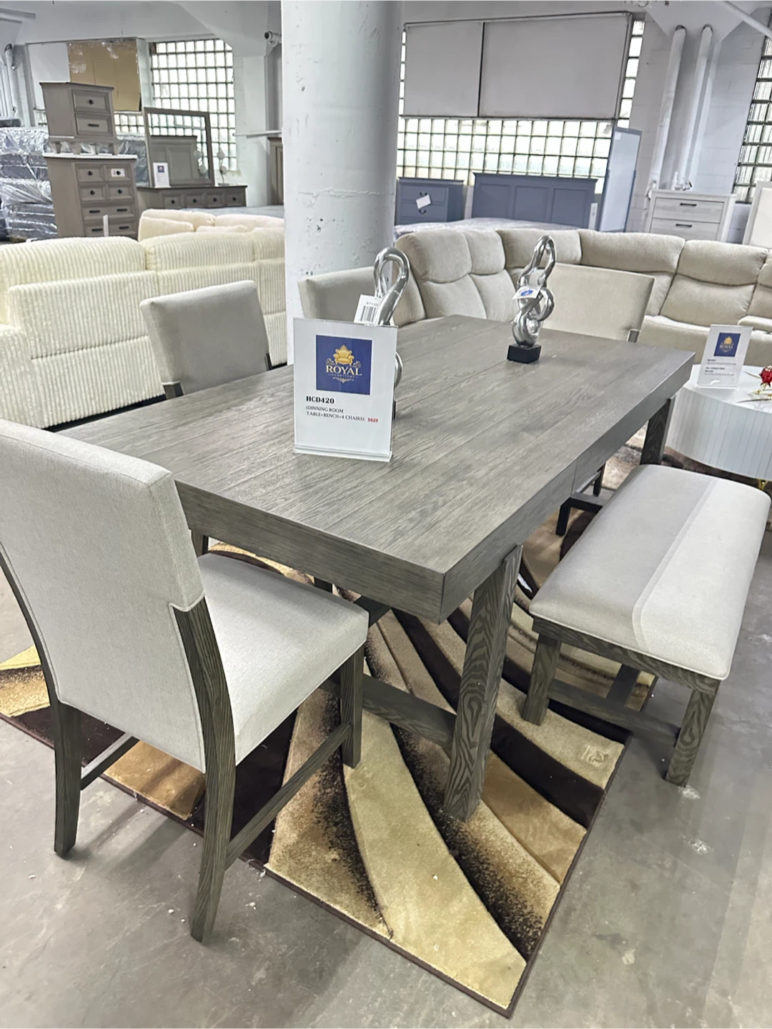 Dining table + 4 chairs & bench