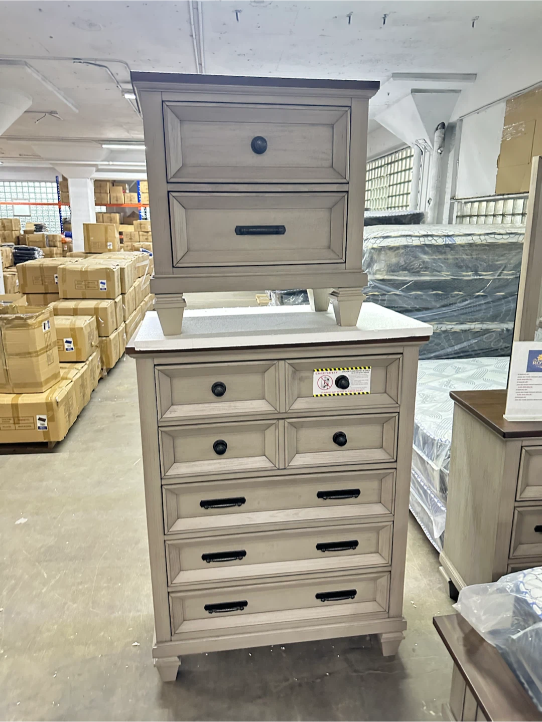 4 piece queen set bed frame mirror dresser nightstand - photo 2