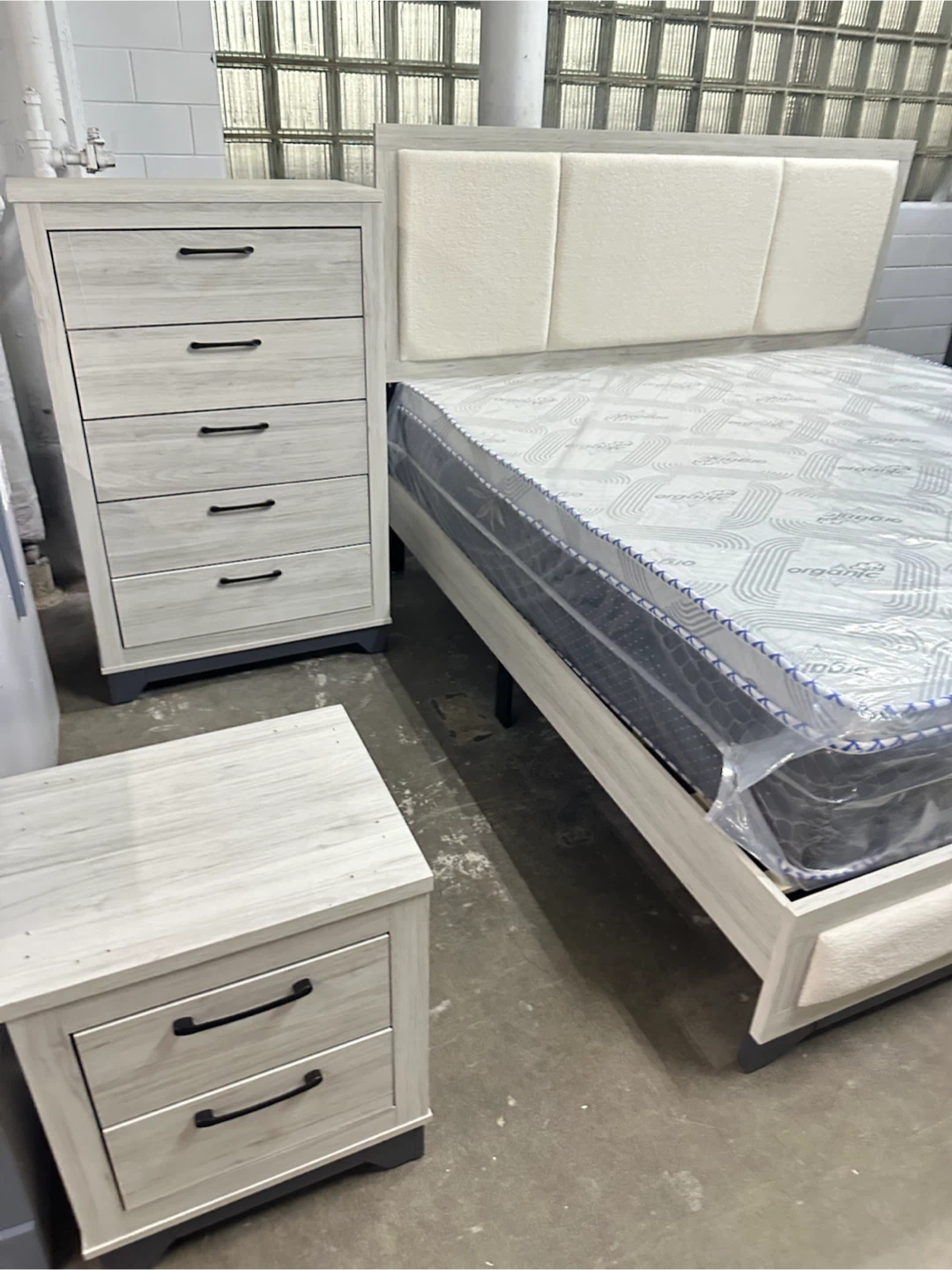 4 piece queen set bedframe mirror dresser & nightstand - photo 2